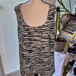 Torrid Size 4, Black and white print lace back